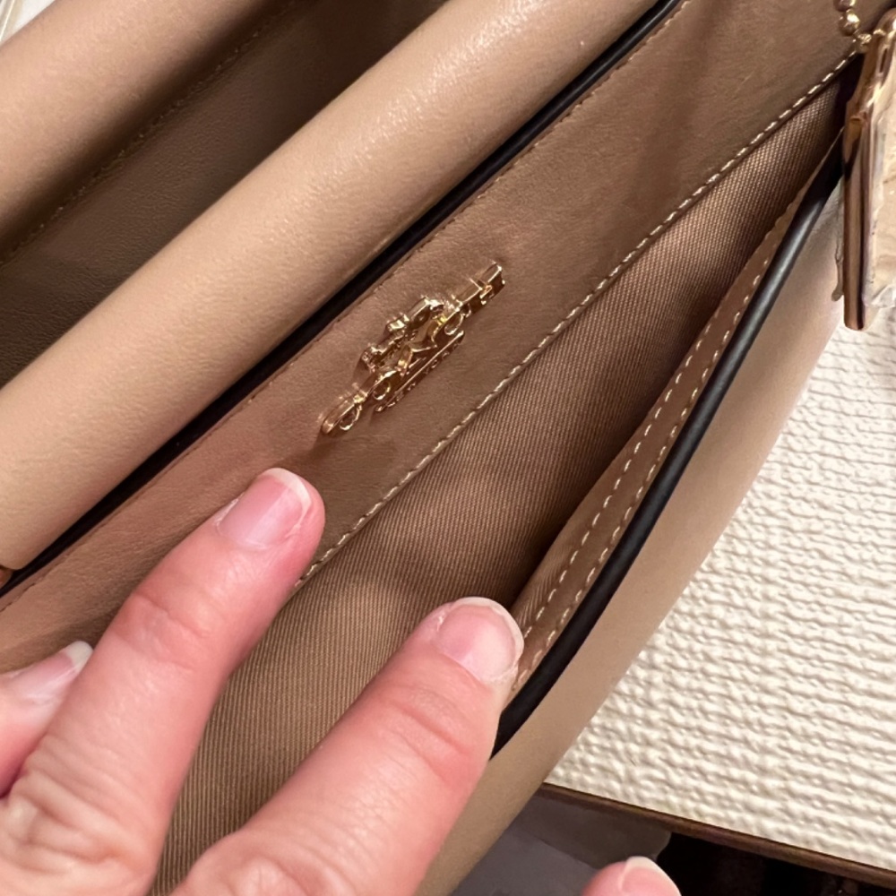 Beautiful Nude coach small purse - Picture 9 of 16
